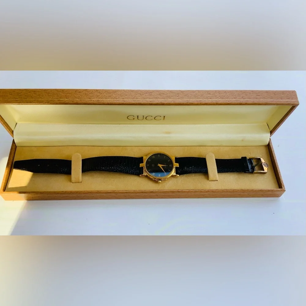 Authentic GUCCI DRESS watch💥💥💥